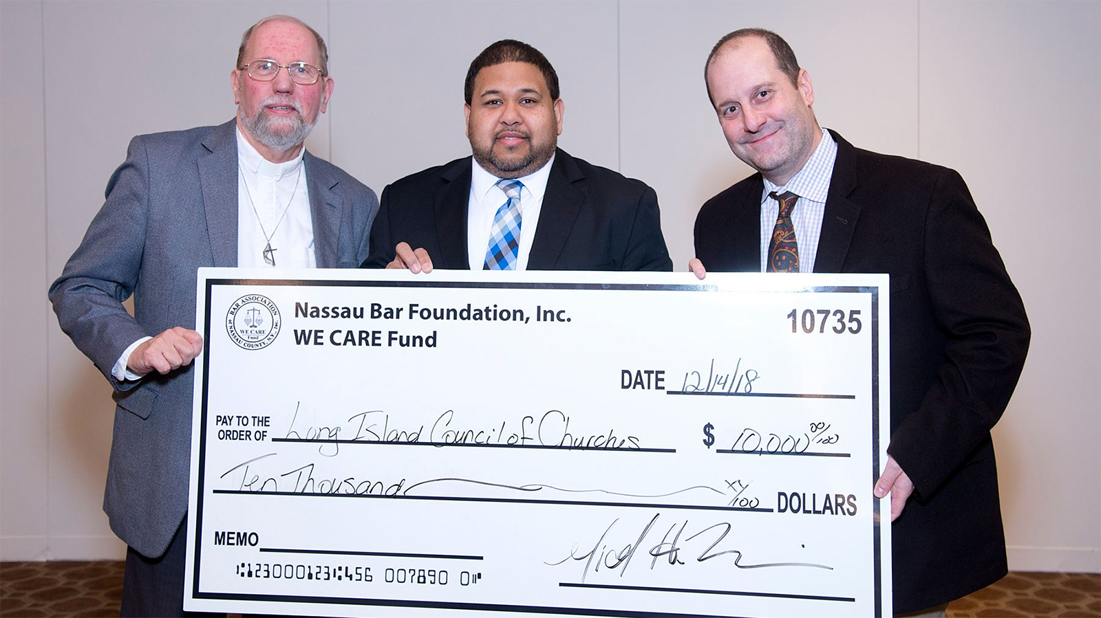 Nassau Bar Association gives grant for emergency food program • The
