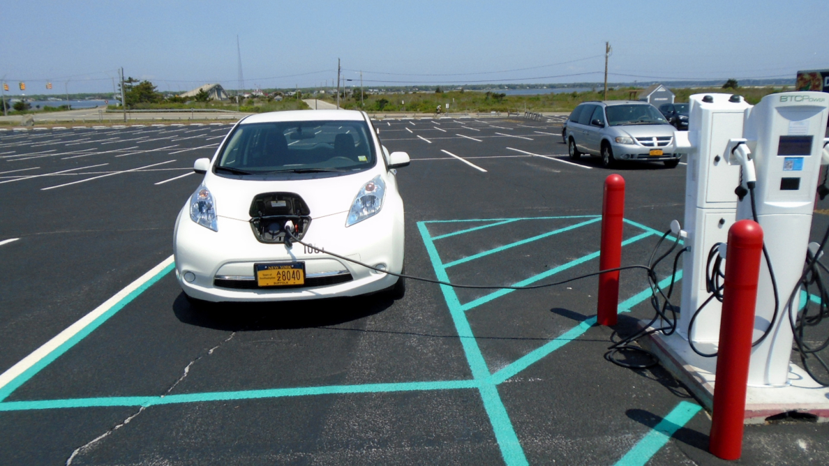 Town adds EV charging to Ponquogue Beach • The Long Island Times