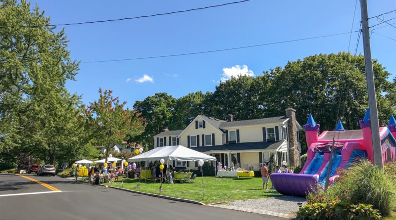 Smile Lemonade Stand 1