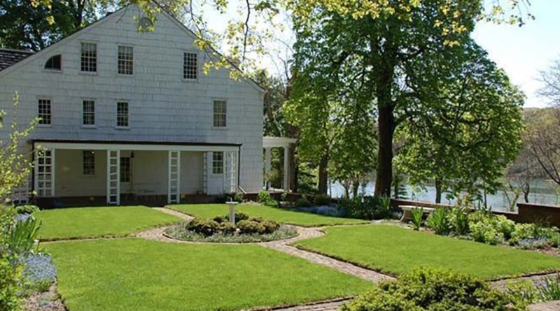 Joseph Lloyd Manor