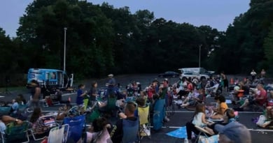 Farmingville Flicks