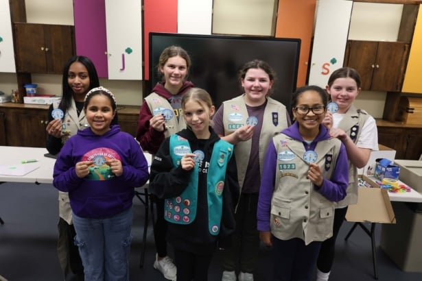 Girl Scouts of Suffolk County host trivia night and earn Winter Olympics patch Gssc Olympics