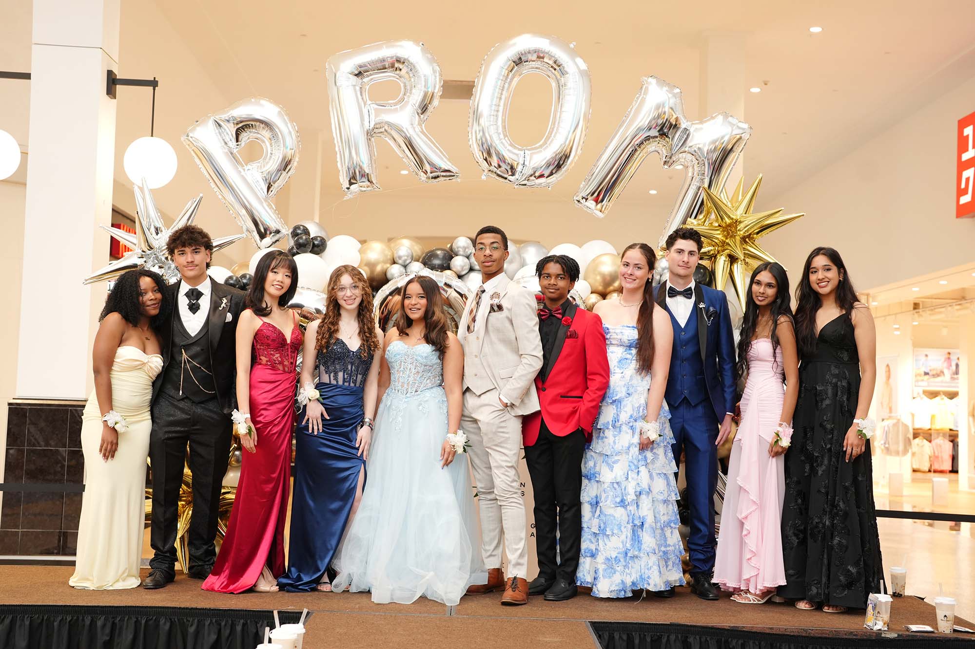 Prom Grounds Valley Stream mall hosts prom event with merchants and students – The ...