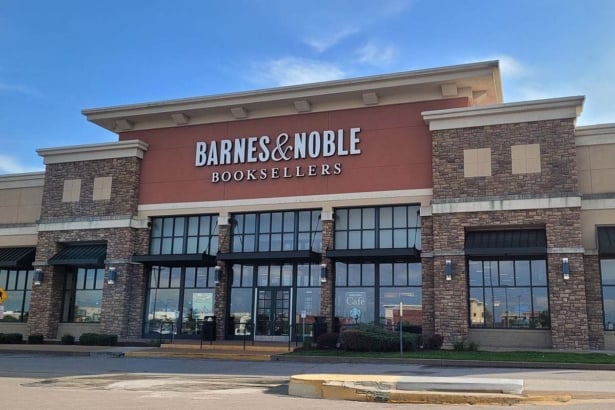 New Barnes & Noble store opening in Commack B And N Store