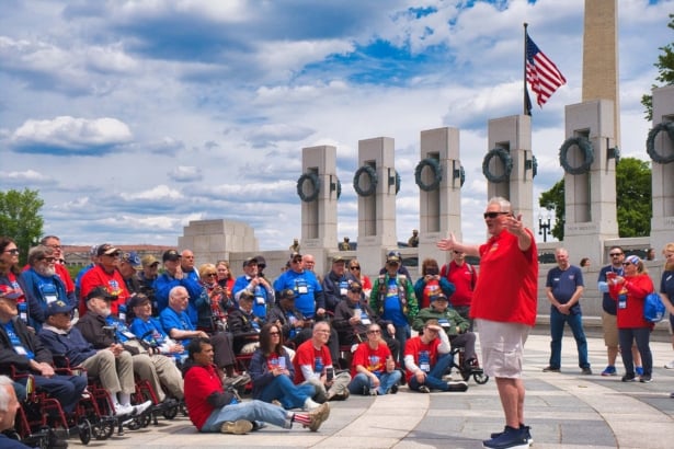 Patriotic reunion for 46 LI war veterans after Honor Flight to D.C. Honor Flight Aapm